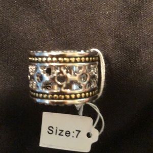 Silver and gold band ring. Size 7